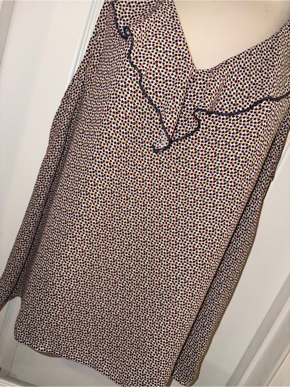 CABI Womens Ruffle V-Neck Sleeveless Top - Beige Multi - Picture 2 of 6